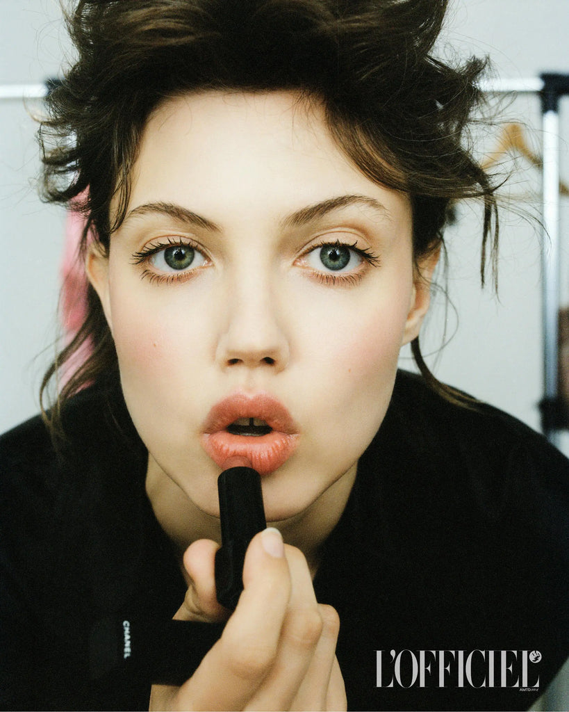 Lindsey Wixson porta Nueame dentro il racconto del dietro le quinte della moda