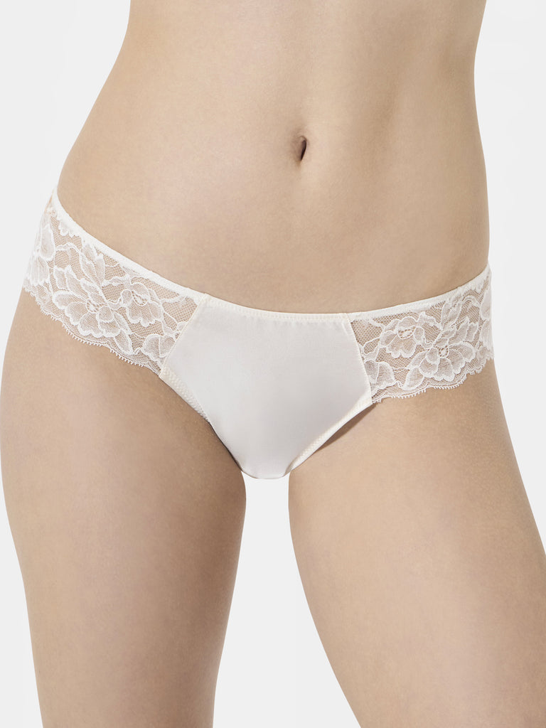 Brazilian in pizzo e raso - NUEAME