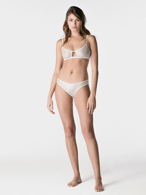 Fil coupé triangle bra